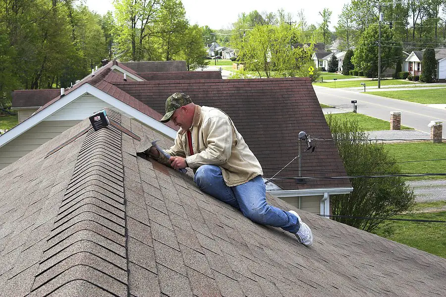 4 Reasons to Repair or Replace Your Homes Roof