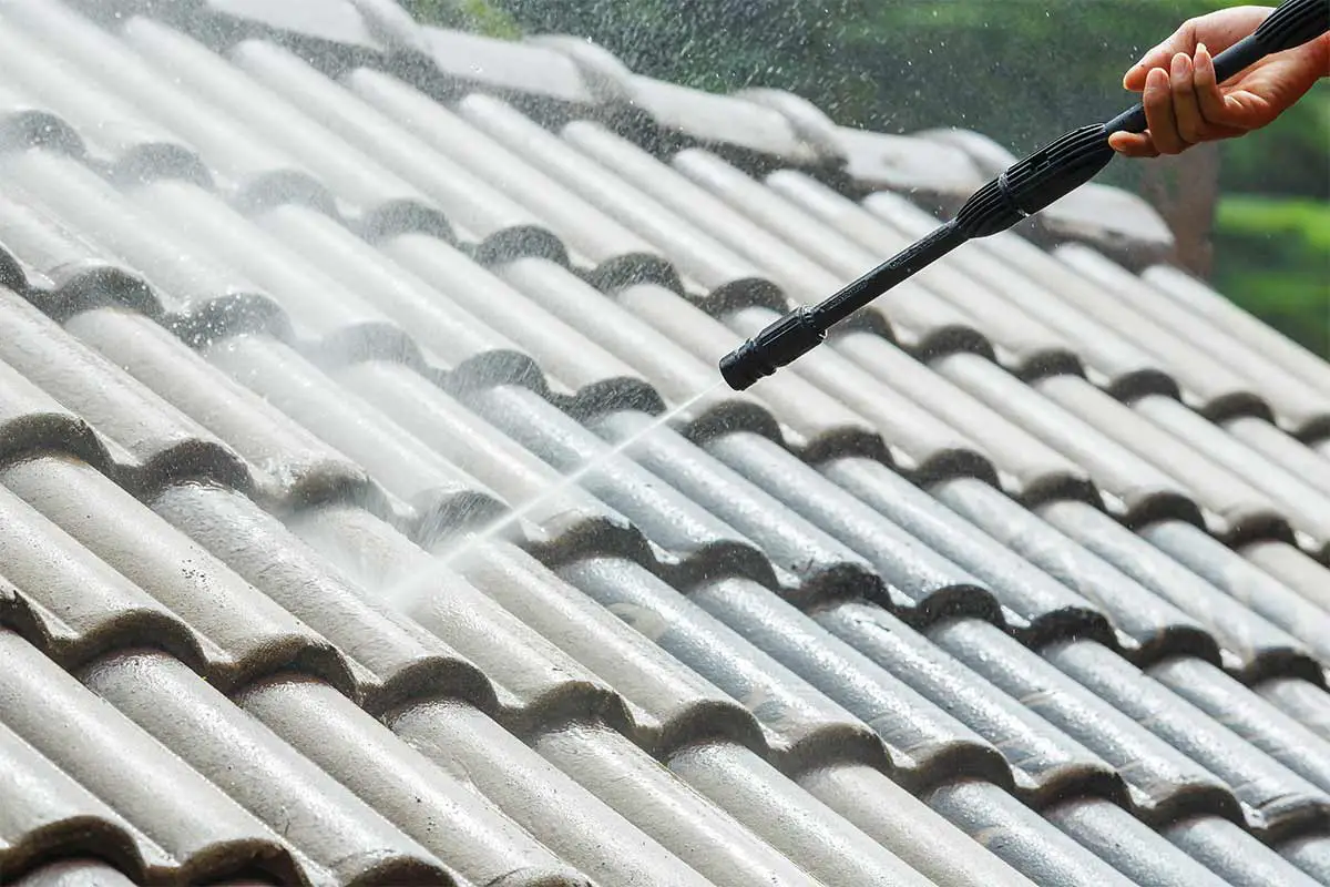 Can You Pressure Wash A Roof By Yourself?