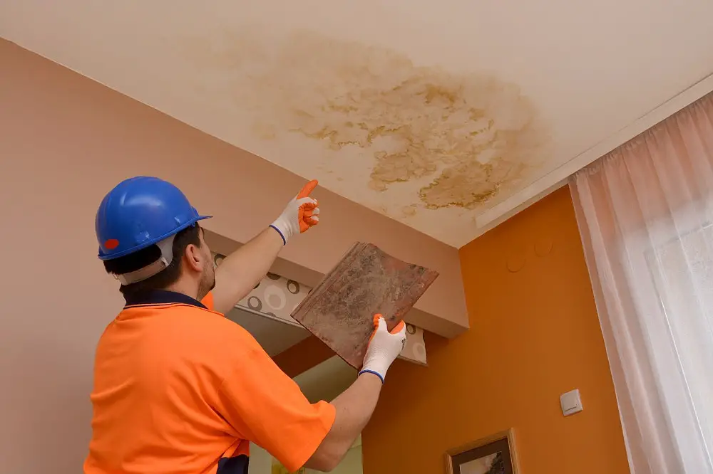 Does Homeowners Insurance Cover a Leaking Roof?