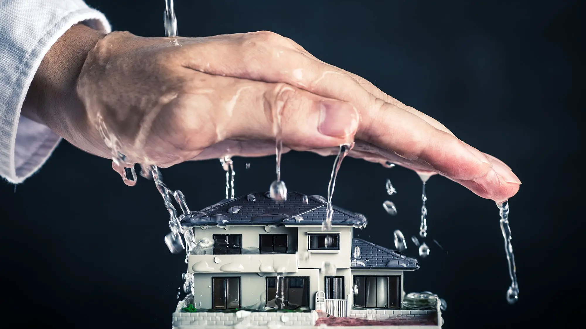 Does Homeowners Insurance Cover Water Damage and Roof Leaks?
