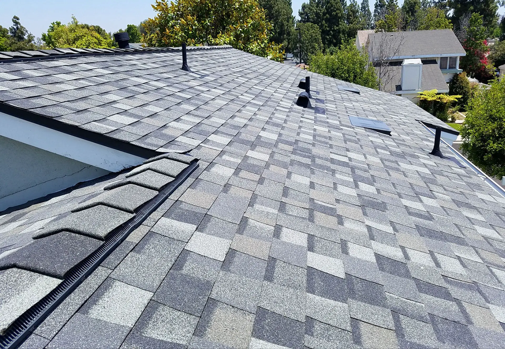 Guide to Choosing the Best Roofing Shingles for Your Home