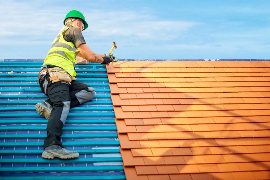 How to Become a Licensed Roofer