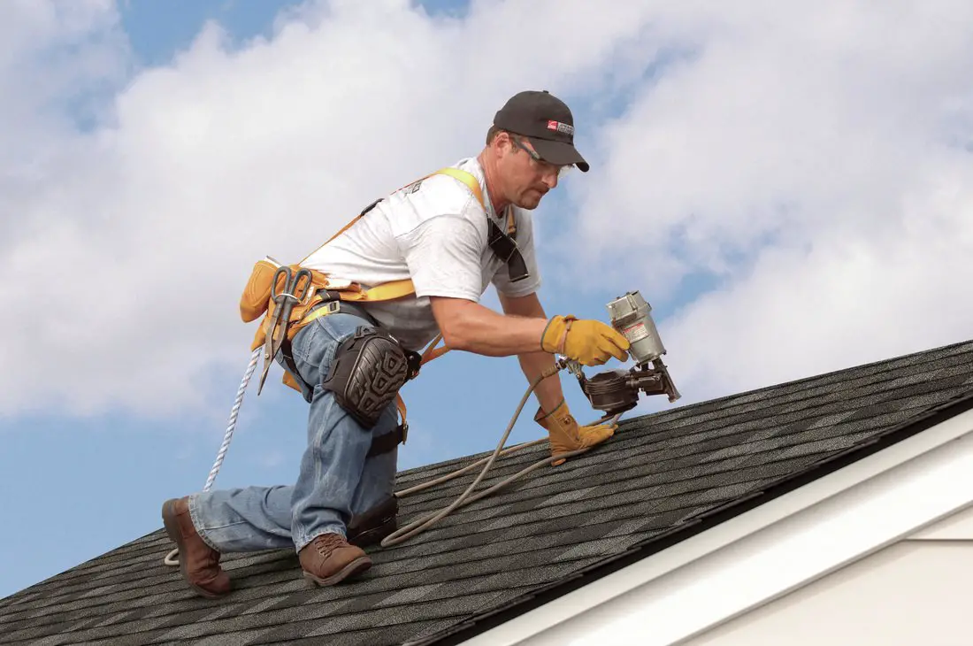 How to choose a residential roofing contractor in ...