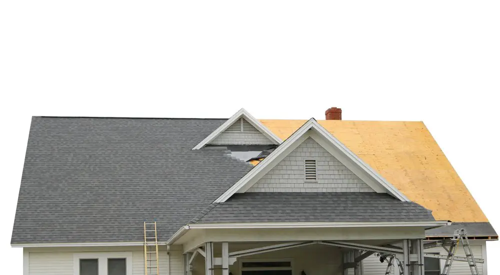 How to Get Homeowners Insurance to Pay for a New Roof