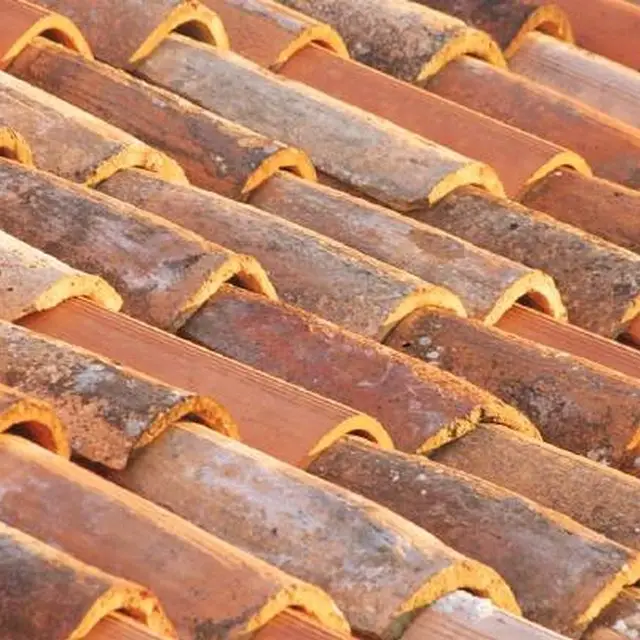 How to Replace Broken Roof Tiles