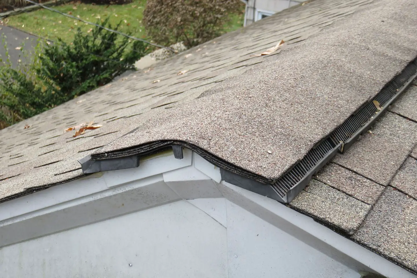 How to replace roof cap shingles