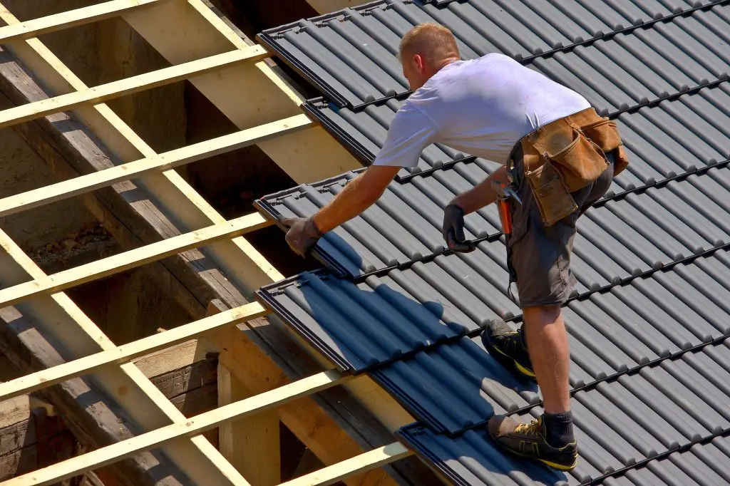 How to Start a Roofing Business of Your Own?