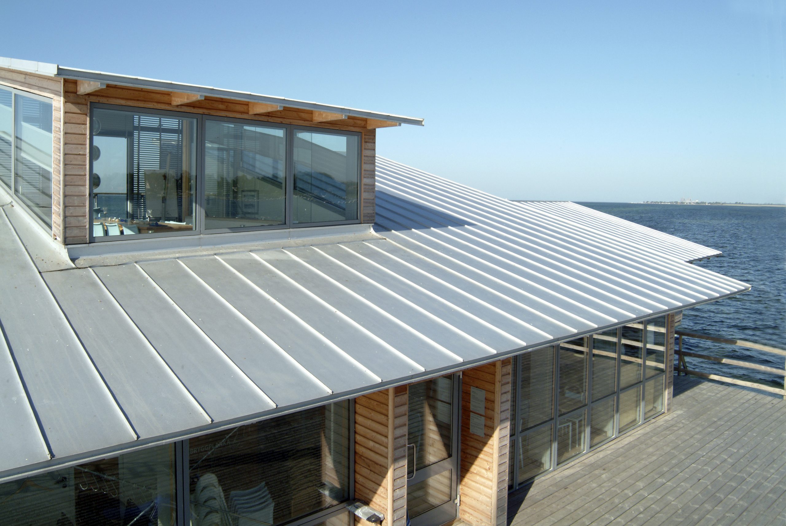 Metal Roof Colors: How to Select the Best Color for a New Metal Roof