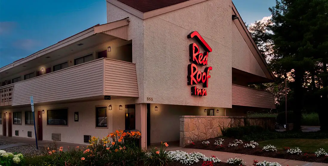 Red Roof Inn Garden City Ny / Johnson City Hotel