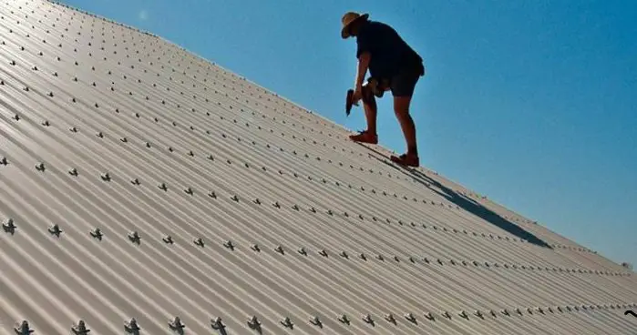 Safety Tips for Walking on a Metal Roof