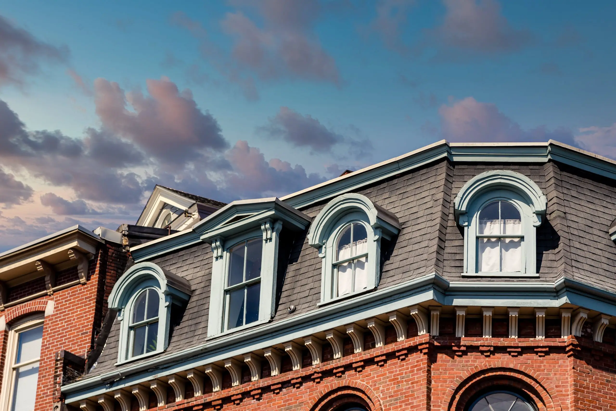 What Is a Mansard Roof?