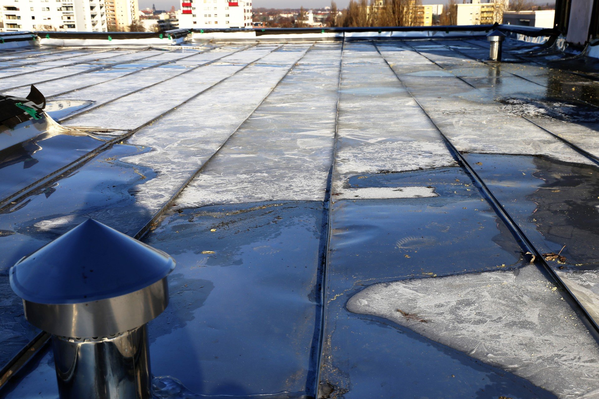 What Is The Average Lifespan Of A Commercial Roof?
