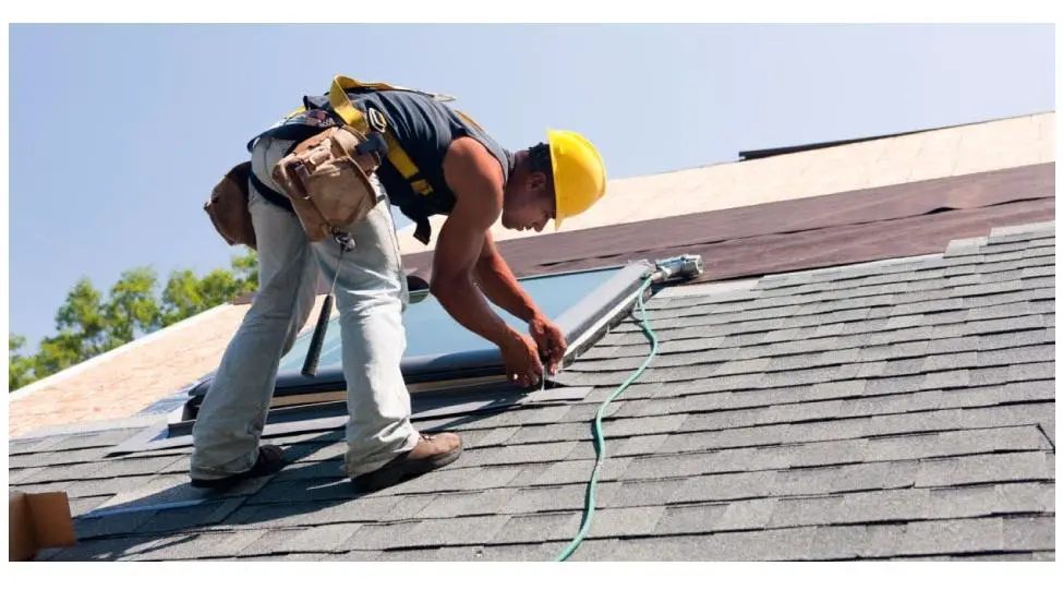 Why Every Homeowner Should Hire a Pro Roofing Contractor ...